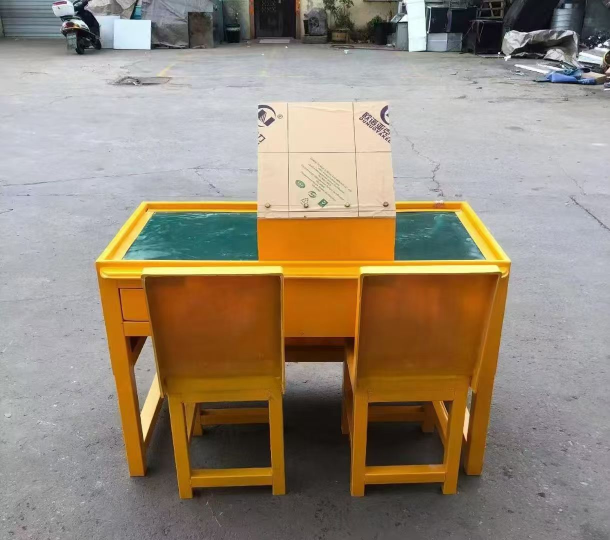 东风防静电导通桌井下煤矿火工品发放桌：危险品流转的安全守护者